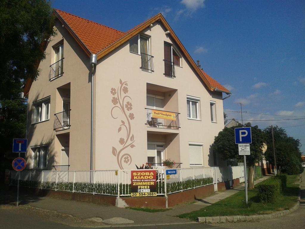 Deak Vendeghaz Apartman Hotel Hajdúszoboszló Екстериор снимка
