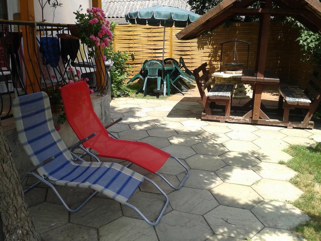 Deak Vendeghaz Apartman Hotel Hajdúszoboszló Екстериор снимка